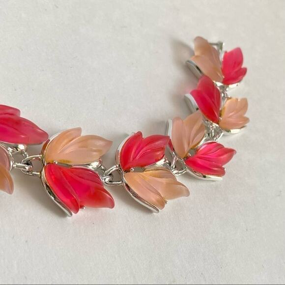 Vintage Pink Lucite Moonglow Leaf Necklace & Bracelet Set Silver Tone 60s Retro - Picture 12 of 14